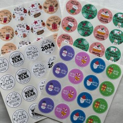 Mutlu Yıllar Yılbaşı Yeni Yıl Paketleme Ambalaj Temalı Sticker Seti Etiket 64 Adet 4 CM Paket 22